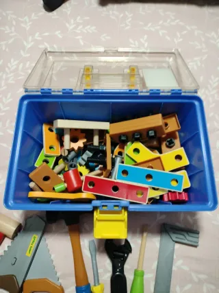 Caja de herramientas de juguete