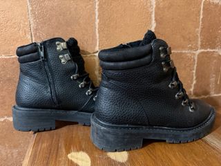 Botas Love You Sole negras con cordones