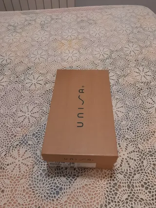 Zapatos salón ante azul UNISA sin estrenar