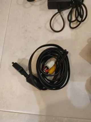 Consola PlayStation 2 con mandos y bolsa