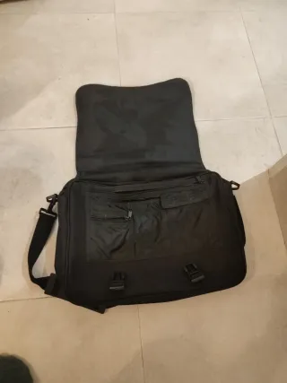 Consola PlayStation 2 con mandos y bolsa