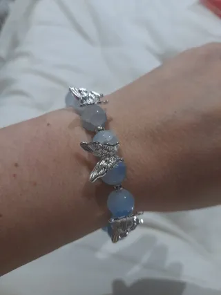 Pulsera con mariposa y cuentas