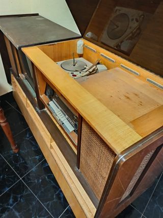 Aparador Vintage Radio TV Grundig