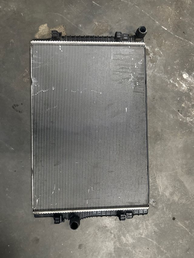 Radiador Agua Golf 7 R 300 5Q0121251EP