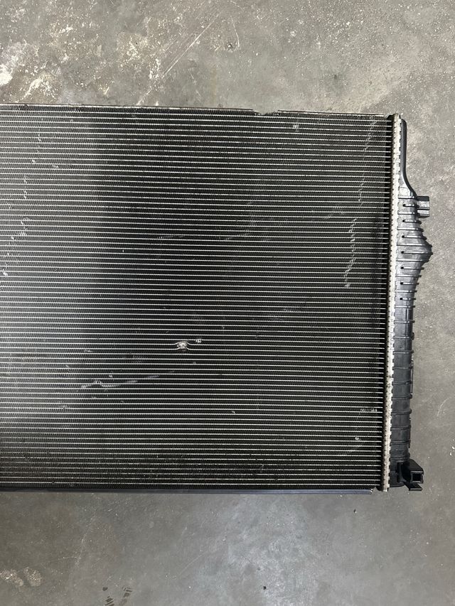 Radiador Agua Golf 7 R 300 5Q0121251EP