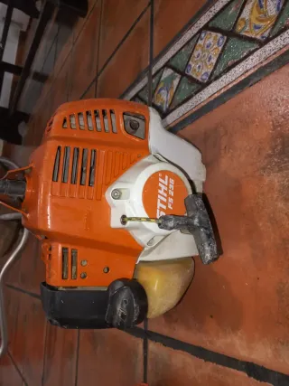 Desbrozadora Stihl FS 235