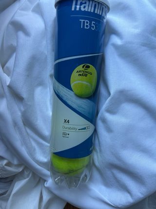 Pelotas de tenis y muñequera