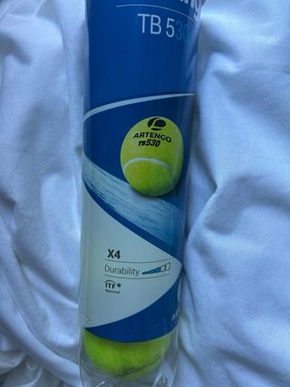 Pelotas de tenis y muñequera