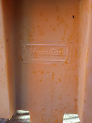 Cubeta naranja de plástico resistente,escucho ofer