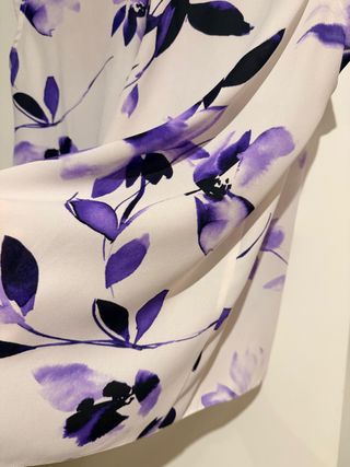 Blusa Roman floral sin mangas talla 16