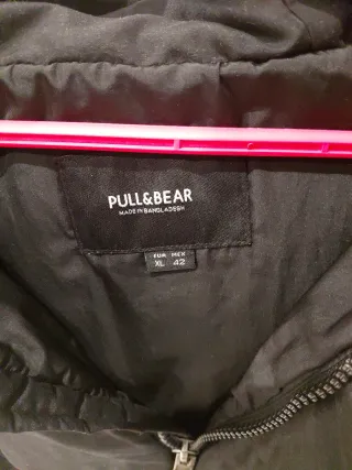 Abrigo negro Pull&Bear