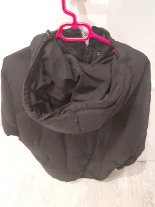 Abrigo negro Pull&Bear