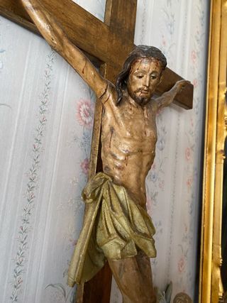 Crucifijo antiguo de madera