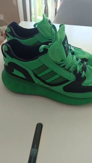 Zapatillas Adidas verdes y negras