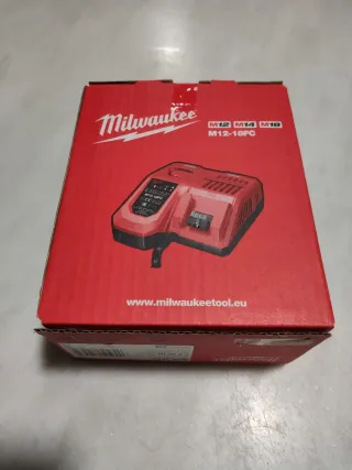 Cargador Milwaukee M12-18FC