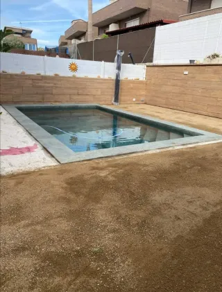 Servicio de jardinería y césped artificial