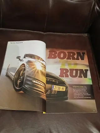 Revista Automóvil Nissan GTR