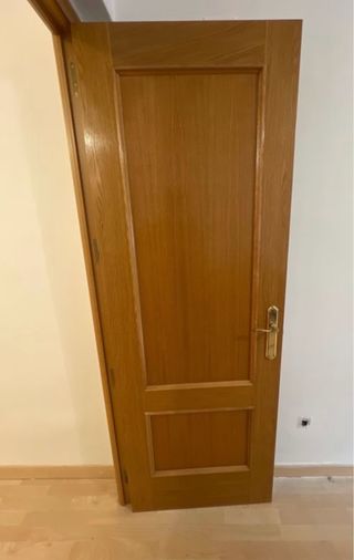 Puerta maciza de pino