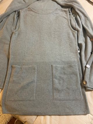 Cardigan grigio taglia M con maglia sotto