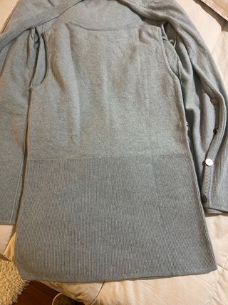 Cardigan grigio taglia M con maglia sotto