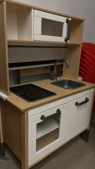 Cocinita de madera para niños