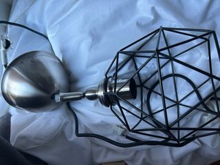 Lámpara Geométrica Negra y Plateada