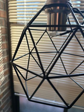 Lámpara Geométrica Negra y Plateada