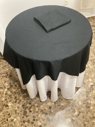 Mesa camilla vestida tela negra y blanca