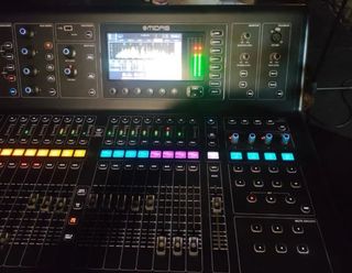 Midas M32 Mesa de Mezclas Digital