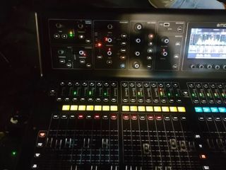 Midas M32 Mesa de Mezclas Digital