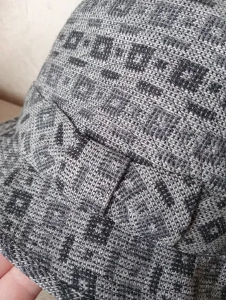 Cappello Barbisio in tweed grigio e nero