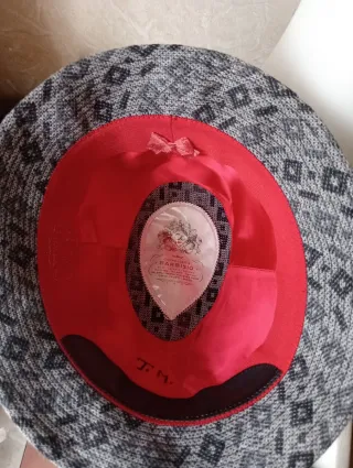 Cappello Barbisio in tweed grigio e nero