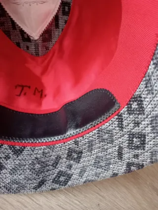 Cappello Barbisio in tweed grigio e nero