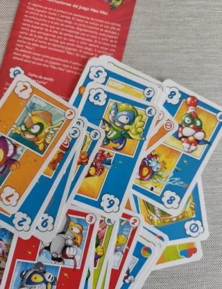 SuperThings juego de cartas Uno