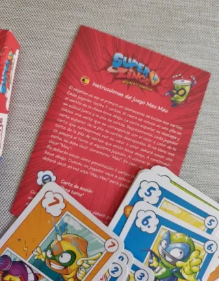 SuperThings juego de cartas Uno