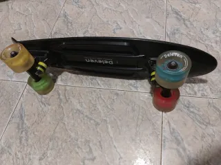 Monopatín Deleven Negro