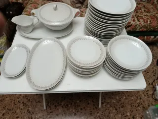 Vajilla 54 componentes Limoges Antigua.