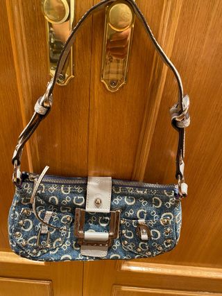 Bolso Guess Denim con Logo y Tachuelas