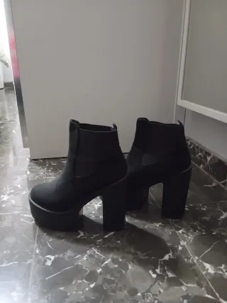 Botines de tacón negros