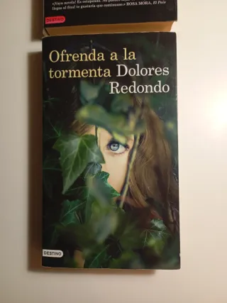 Lote 2 libros Dolores Redondo