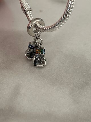 Pandora Guantes Boxeo 'I Can I Will' Plata. NUEVO