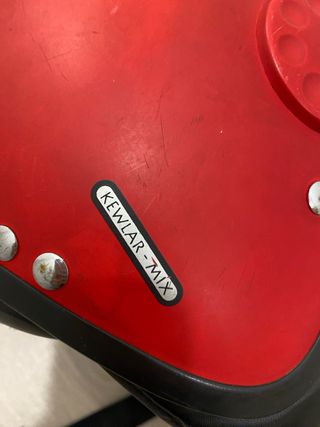 Casco moto rojo con visera elevable