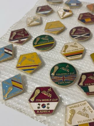 Colección Pins Italia 90 FIFA World Cup completa