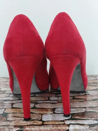 Scarpe con tacco rosse scamosciate