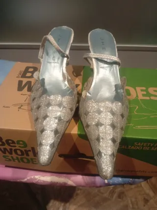 Zapatos de vestir plateados JHE