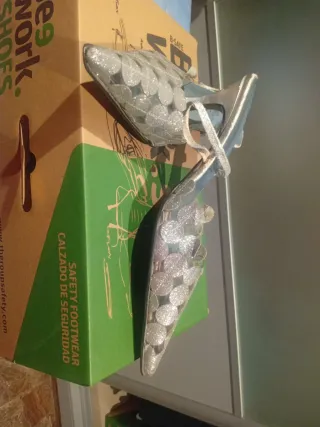 Zapatos de vestir plateados JHE
