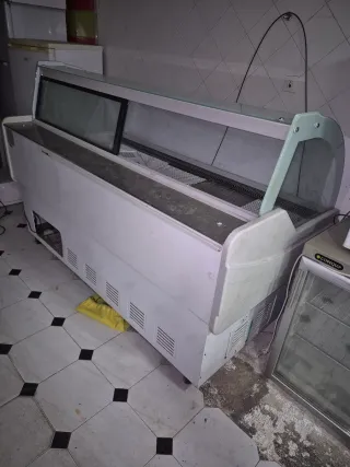 Nevera expositora refrigerada