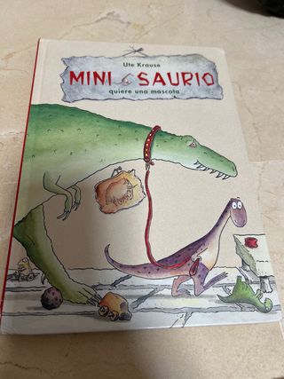 MINI SAURIO quiere una mascota (Minnie Saurus) ...