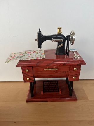 Máquina de coser muñecas Barbie Blythe Momoko