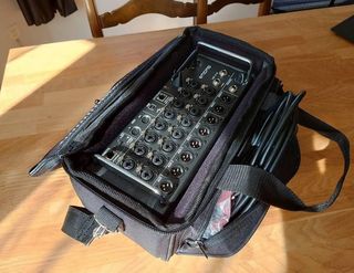 Midas MR18 Mezclador Digital + Bolsa